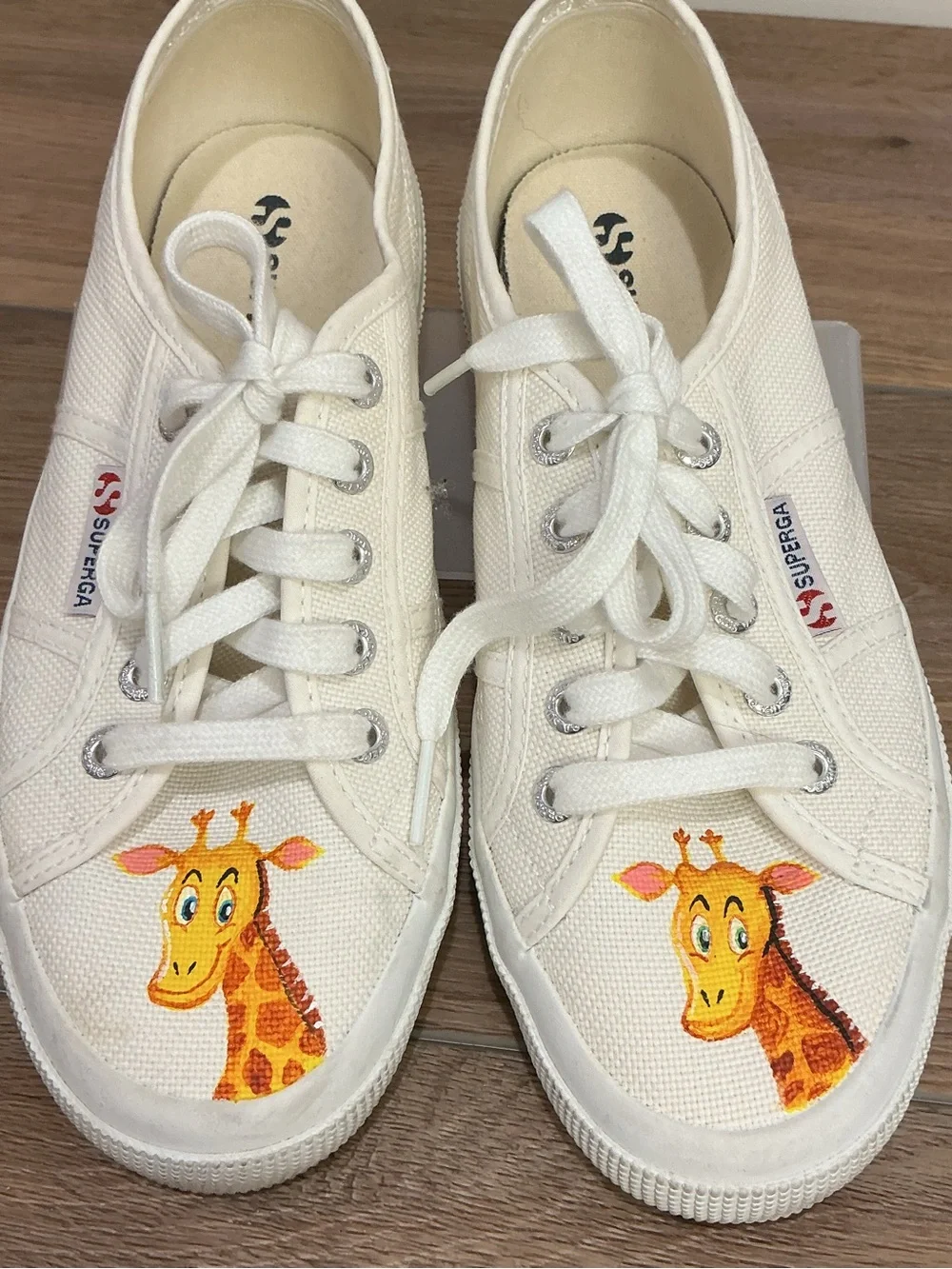 Superga Womens white Canvas Sneakers with Hand painted Giraffe, size 7.5